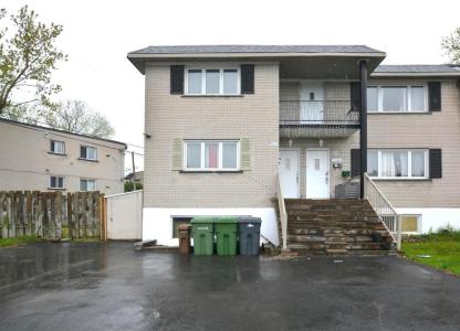 11672-11674  Rue Pavillon, Montréal (Pierrefonds-Roxboro), كيبيك H8Y 2Y4, كندا 