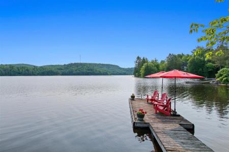 1328 Route 105, Chelsea, Quebec J9B 1P4, Canada