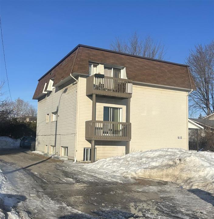 355 Rue Jeanne-Mance, Gatineau (Gatineau), Quebec J8P 3B7, Canada