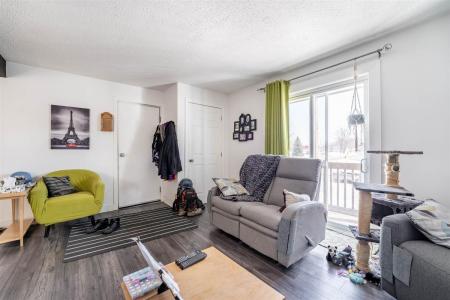 355 Rue Jeanne-Mance, Gatineau (Gatineau), Quebec J8P 3B7, Canada