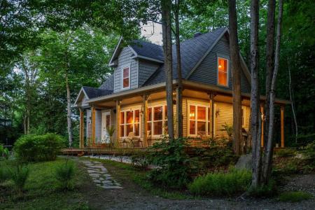 62  Ch. Nicole, Orford, Quebec J1X 6M1, Canadá