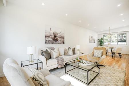 1459 Rue Beverley, Laval (Chomedey), Quebec H7W 3T6, Canada