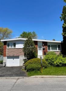 5008  Rue Léger, Montréal (Pierrefonds-Roxboro), كيبيك H8Z 2G9, كندا 