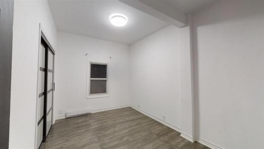 2532-2536  Rue de Châteauguay, Montréal (Le Sud-Ouest), Квебек H3K 1L1, Канада