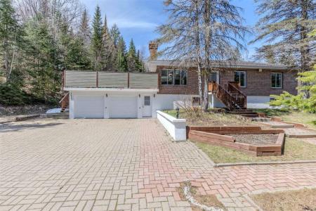 5680  Ch. des Hauteurs, Sainte-Adèle, Quebec J8B 1N5, Canada