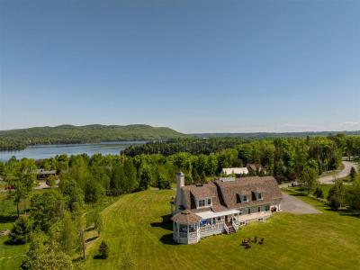 80  Rue des Hauts-du-Lac, Ayer's Cliff, Квебек J0B 1C0, Канада