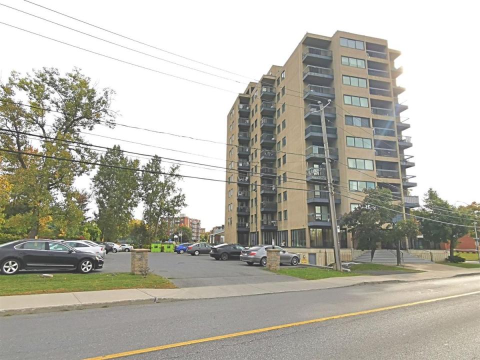 231 Rue Riverside, Quebec J4P 1A3, Canada