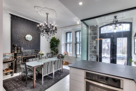 3451 Rue St-Hubert, Montréal (Le Plateau-Mont-Royal), 퀘벡주 H2L 3Z8, 캐나다