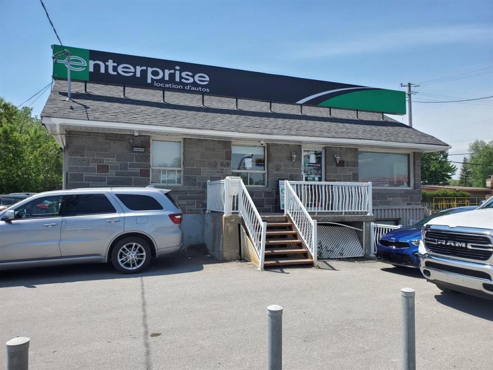 2046 Boul. des Laurentides, Laval (Chomedey), 퀘벡주 H7M 2Y5, 캐나다