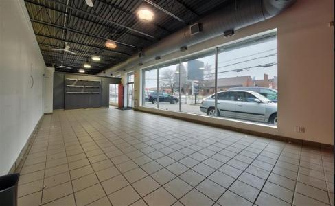 2020-2020A  Boul. des Laurentides, Laval (Chomedey), ケベック H7M 2Y9, カナダ