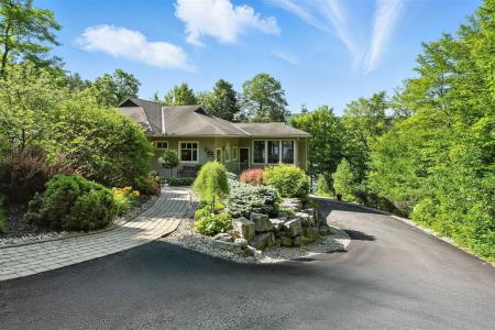 145  Ch. Panoramique, Cantley, Quebec J8V 3B2, Canada