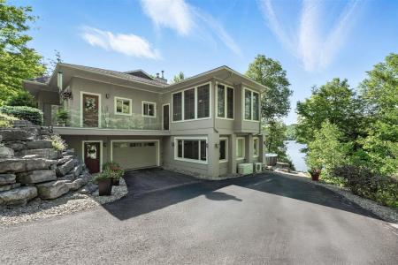 145  Ch. Panoramique, Cantley, Quebec J8V 3B2, Canada