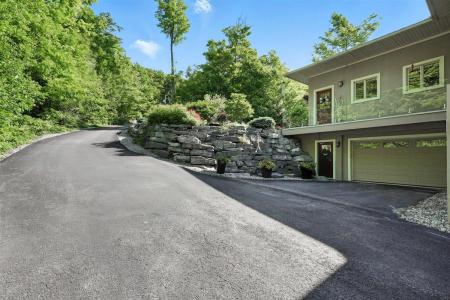 145  Ch. Panoramique, Cantley, Quebec J8V 3B2, Canada