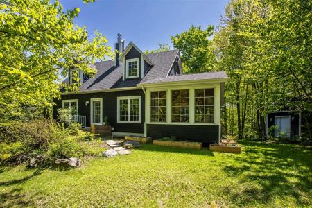 121  Ch. des Littorelles, Orford, Quebec J1X 6N7, Canadá