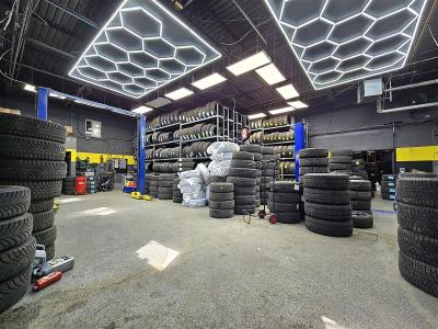 1205-1207  Av. de Valleyfield, Laval (Saint-Vincent-de-Paul), Quebec H7C 2K5, Canada