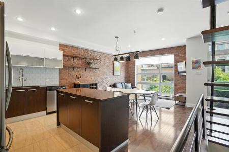 253Z Av. des Pins E., Montréal (Le Plateau-Mont-Royal), Quebec H2W 1P4, Canada