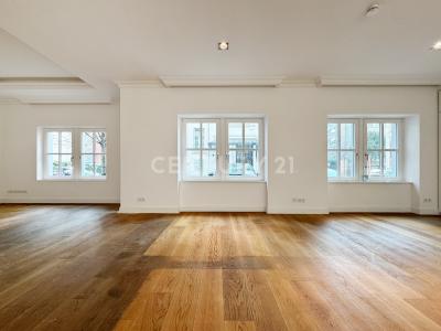 Frankfurt Am Main, Hessen 60325, Alemania