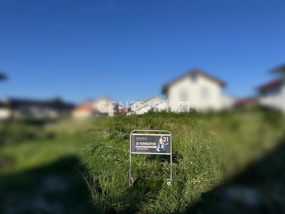 Nußdorferstr. 8, Traunreut, Bayern 83301, Germany