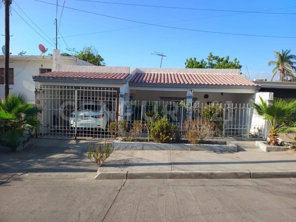 Constituyente Carlos María Esquerro 2555, Culiacán, Sinaloa 80160, Messico