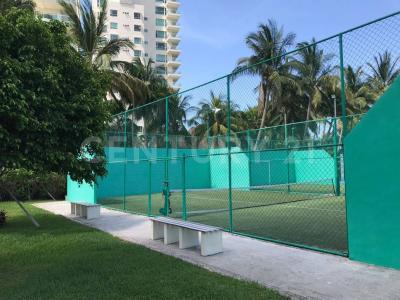 Isola , Cancún/Benito Juárez, Quintana Roo 77500, Mexico