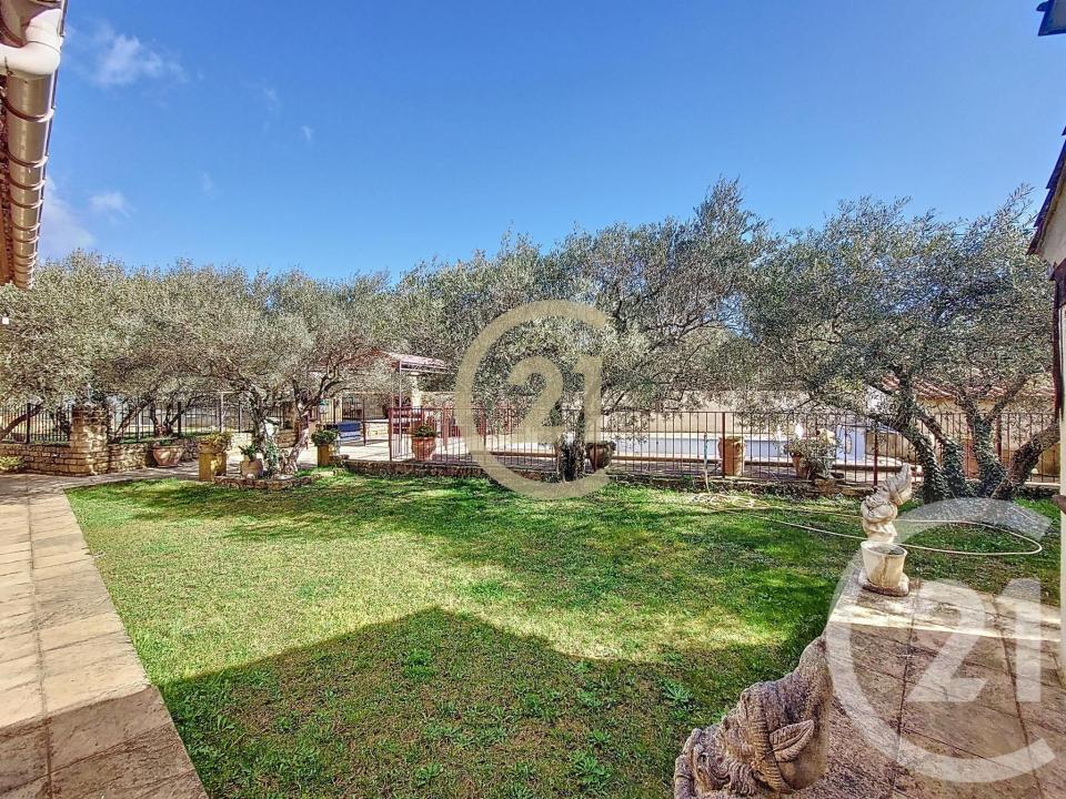 Uzes, Languedoc-Roussillon 30700, France