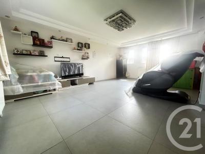 St Maximin, Picardie 60740, France