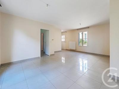 Troyes, Champagne-Ardenne 10000, France