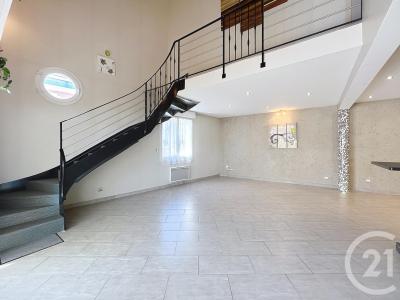 Epernay, Champagne-Ardenne 51200, France