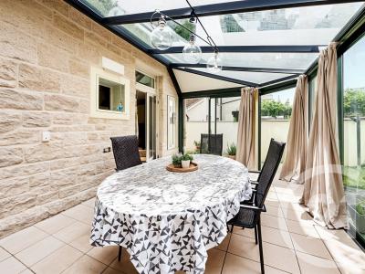 Lyon, Rhône-Alpes 69008, France