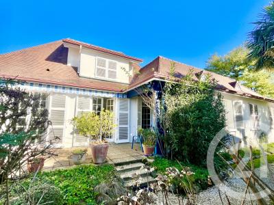 Pau, Aquitaine 64000, France