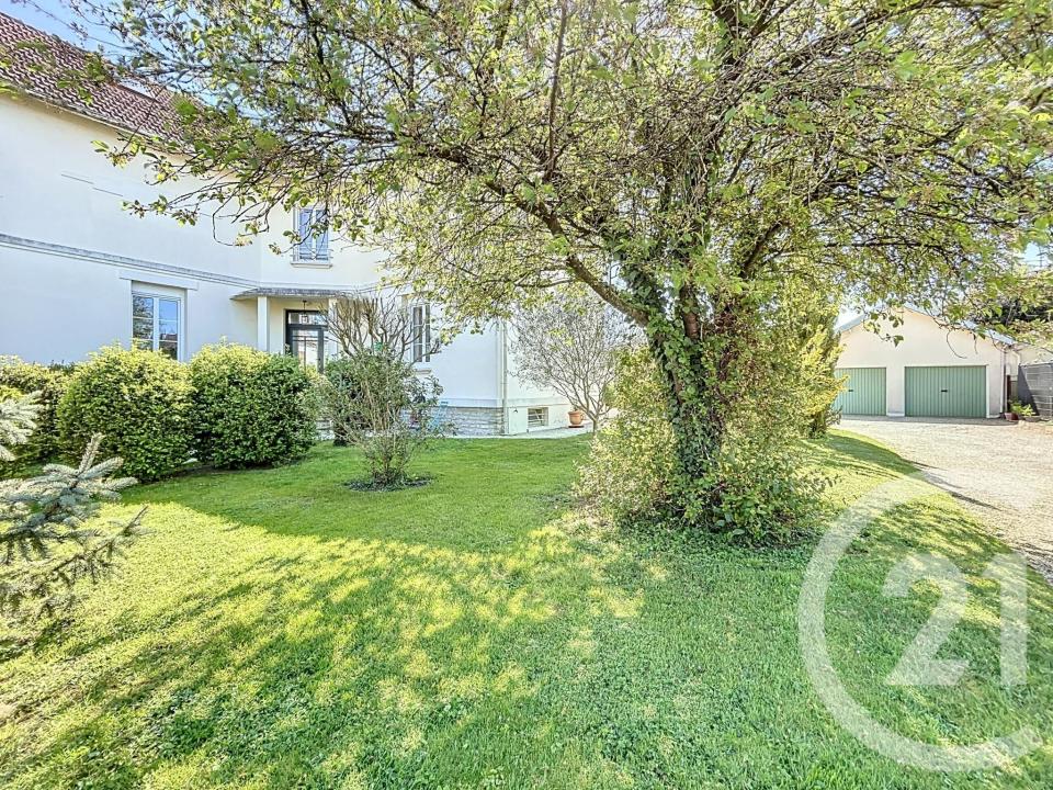 Troyes, Champagne-Ardenne 10000, France