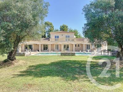 Uzes, Languedoc-Roussillon 30700, France