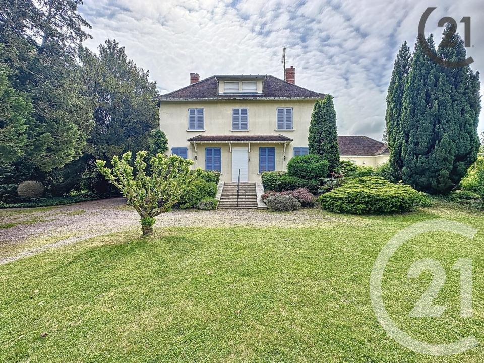 St Julien Les Villas, Champagne-Ardenne 10800, Francia