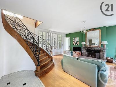 St Julien Les Villas, Champagne-Ardenne 10800, Francia