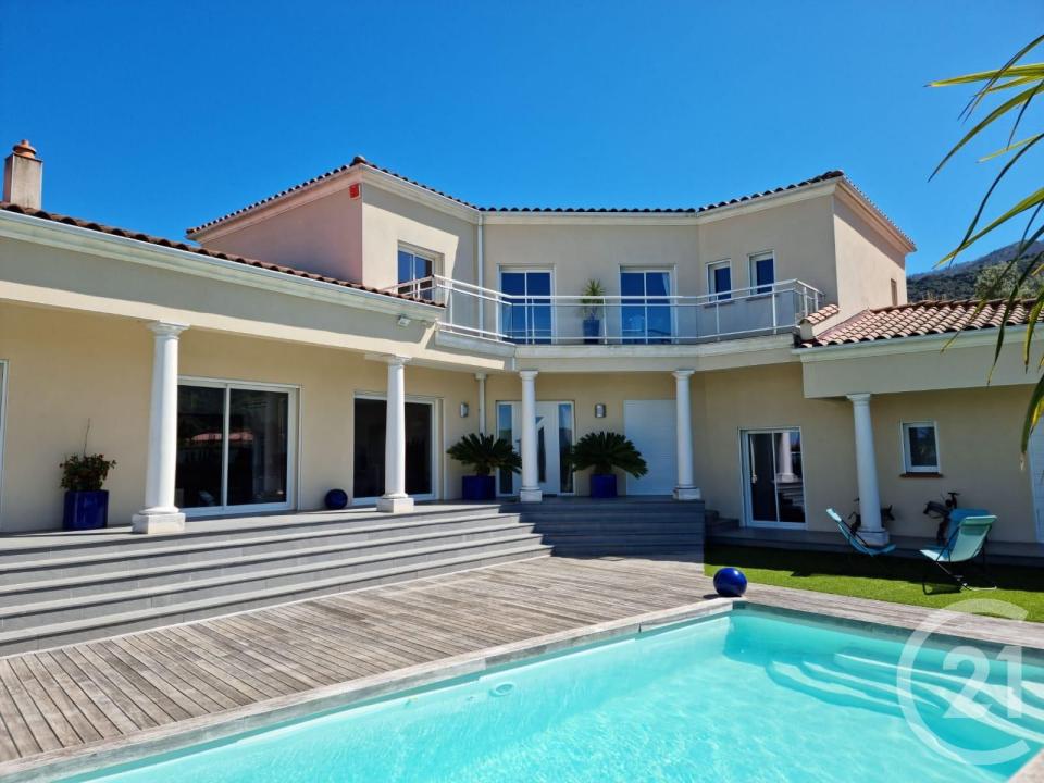 Ceret, Languedoc-Roussillon 66400, France