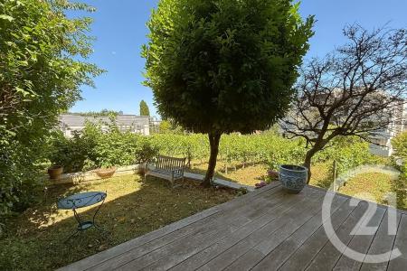 Suresnes, Île-de-France 92150, France