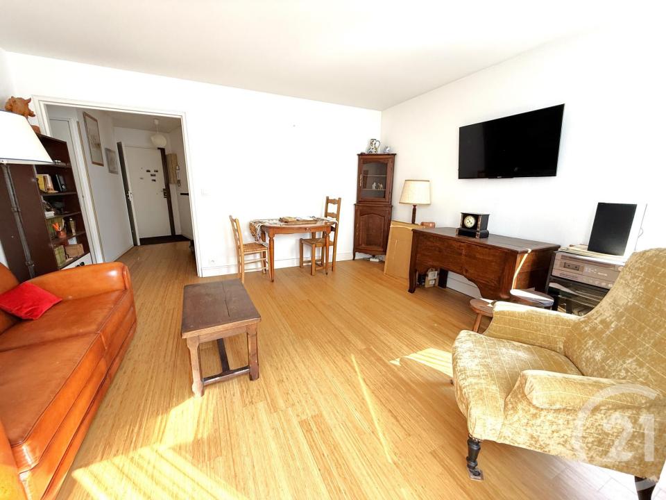 Paris, Île-de-France 75019, France