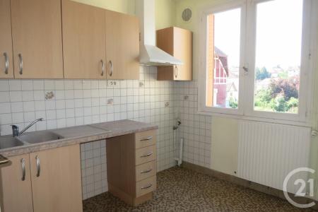 Montlucon, Alvernia 03100, Francia