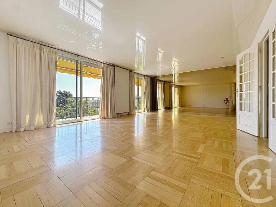 Troyes, Champagne-Ardenne 10000, France