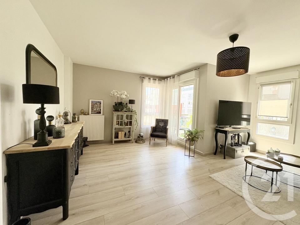 Suresnes, איל-דה-פרנס 92150, צרפת