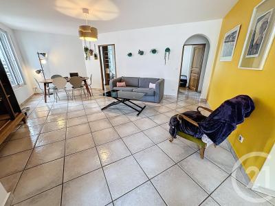 Lyon, Rhône-Alpes 69007, France