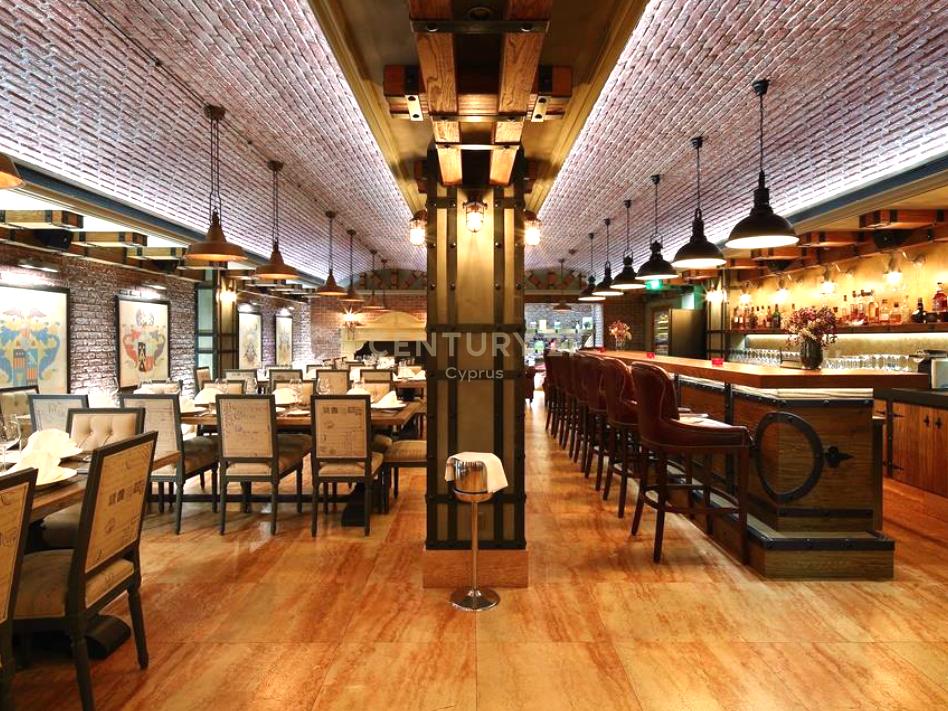 Agios Tychonas, Chipre