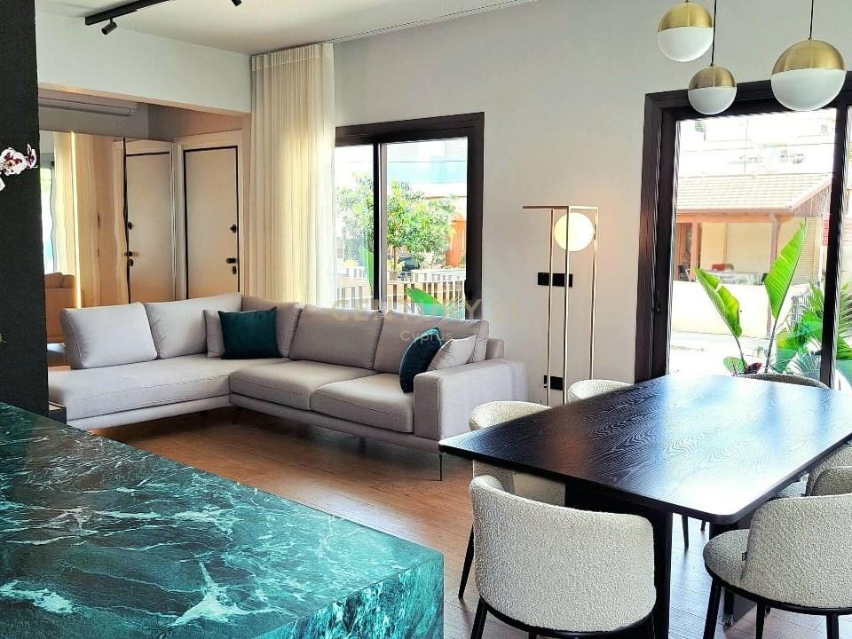 Mesa Geitonia, Cyprus