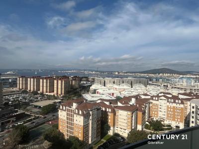 0/1, 220, EuroCity, Westside, Gibraltar