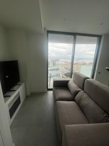 0/1, 220, EuroCity, Westside, Gibraltar
