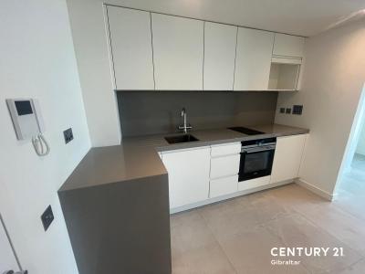 0/1, 220, EuroCity, Westside, Gibraltar