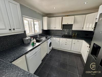 250, Lansbury Drive, HAYES, United Kingdom