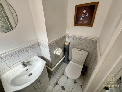 250, Lansbury Drive, HAYES, United Kingdom