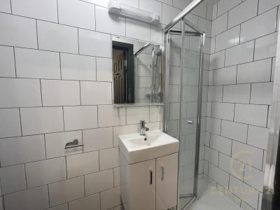 67, Heston Avenue, HOUNSLOW, United Kingdom