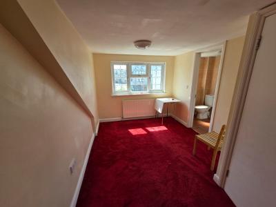 39, Harpour Road, BARKING, United Kingdom